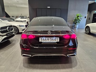 MERCEDES-BENZ E-CLASS - 3