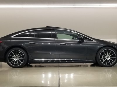 MERCEDES-BENZ EQS - 7