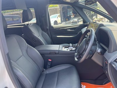 2025 Toyota ALPHARD photo 8