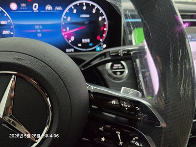 MERCEDES-BENZ E-CLASS - 9