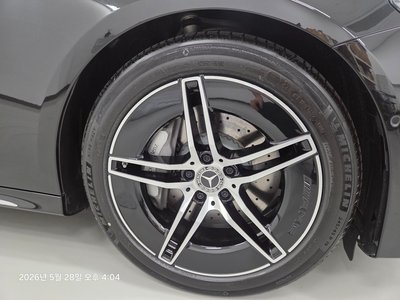 MERCEDES-BENZ E-CLASS - 6