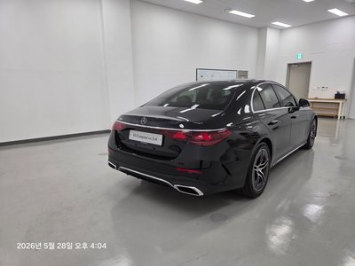 MERCEDES-BENZ E-CLASS - 4