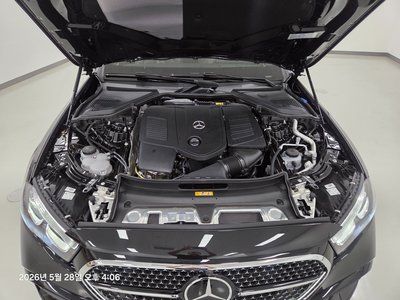 MERCEDES-BENZ E-CLASS - 7