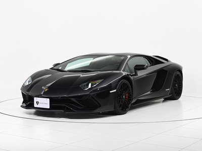 LAMBORGHINI AVENTADOR - 4