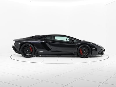 LAMBORGHINI AVENTADOR - 5