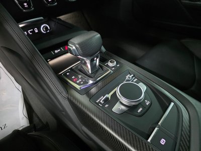 AUDI R8 - 9