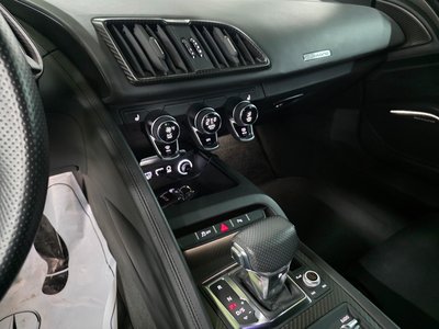 AUDI R8 - 8