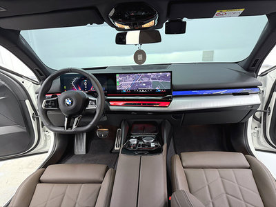 2025 BMW 5 SERIES 缩略图 11