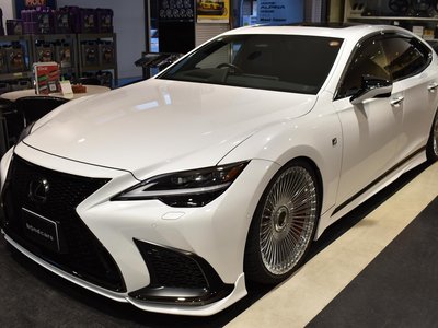 LEXUS LS - 8