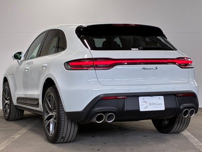 PORSCHE MACAN - 8