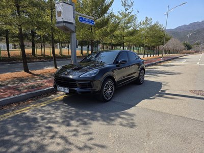 PORSCHE CAYENNE - 1
