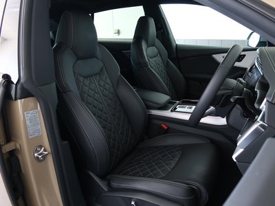 AUDI Q8 - 8