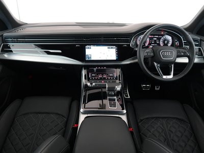 AUDI Q8 - 6