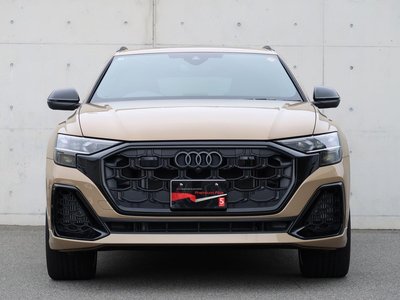 AUDI Q8 - 2
