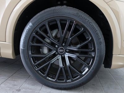 AUDI Q8 - 7