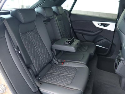 AUDI Q8 - 9