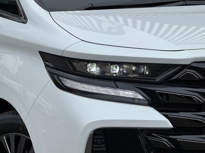 TOYOTA VELLFIRE - 7