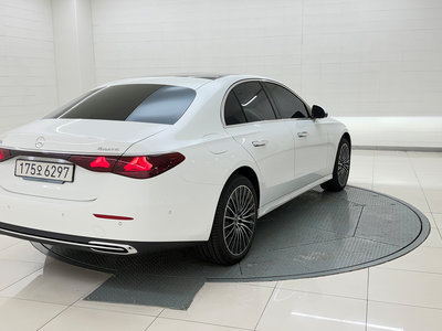 MERCEDES-BENZ E-CLASS - 6