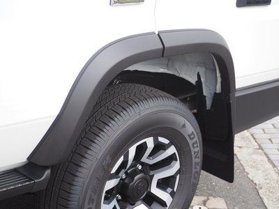 TOYOTA LAND CRUISER 70 - 9