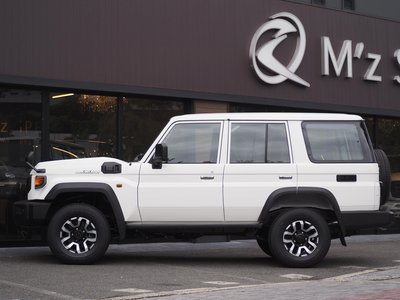 TOYOTA LAND CRUISER 70 - 2