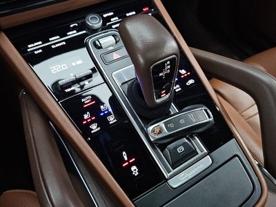 PORSCHE CAYENNE - 9