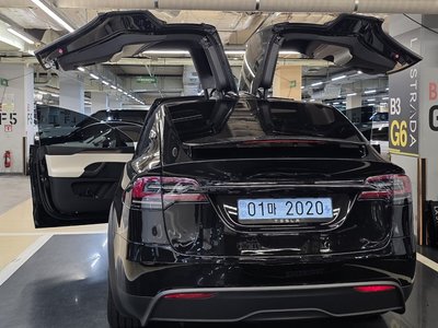 2026 Tesla MODEL X — фото 7