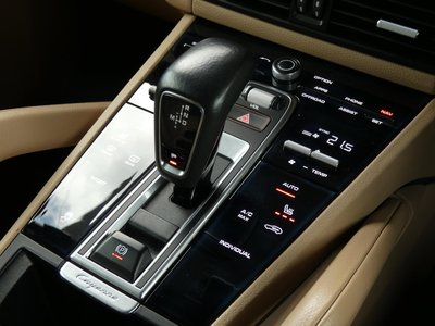 PORSCHE CAYENNE - 10