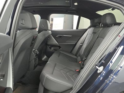 صورة مصغرة 12 لـ 2024 BMW 5 SERIES