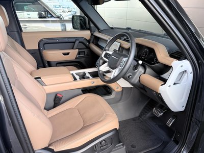 صورة 10 لـ 2025 LAND Rover DEFENDER