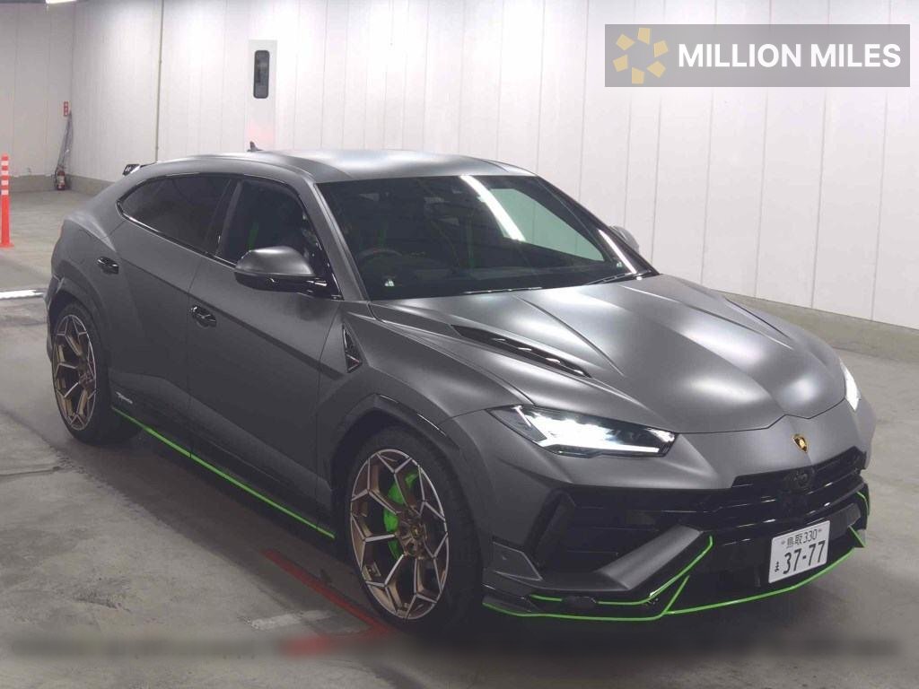 LAMBORGHINI URUS - View 1