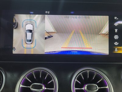 MERCEDES-BENZ E-CLASS - 10