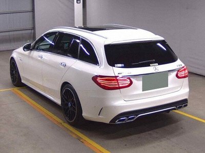 2016 Mercedes-BENZ C-CLASS photo 2