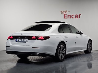 MERCEDES-BENZ E-CLASS - 3