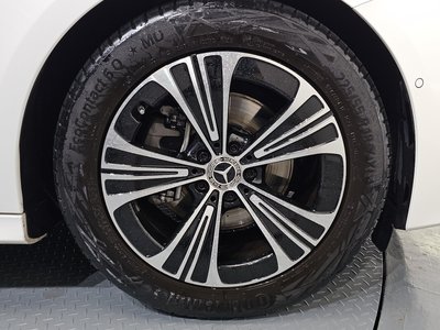 MERCEDES-BENZ E-CLASS - 6