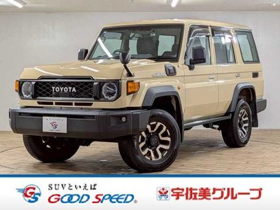 TOYOTA LAND CRUISER 70 - 1