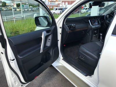 2021 Toyota LAND CRUISER PRADO — миниатюра 31