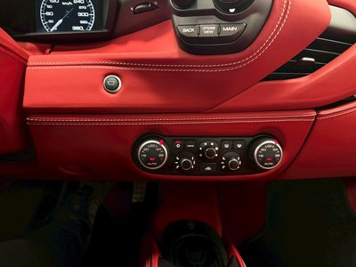 صورة مصغرة 14 لـ 2019 FERRARI 488 GTB