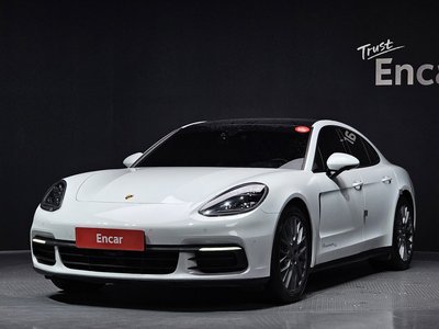 PORSCHE PANAMERA - 1