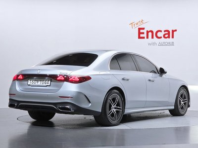 MERCEDES-BENZ E-CLASS - 3