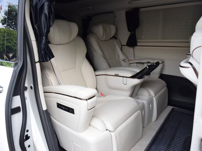 صورة 5 لـ 2024 Lexus LM