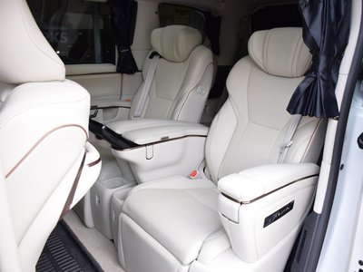 صورة 8 لـ 2024 Lexus LM