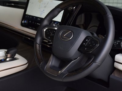صورة 9 لـ 2024 Lexus LM