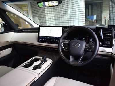 صورة 3 لـ 2024 Lexus LM