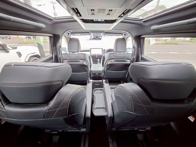 TOYOTA VELLFIRE - 4