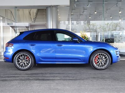 PORSCHE MACAN - 2