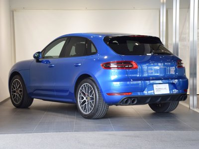 PORSCHE MACAN - 4