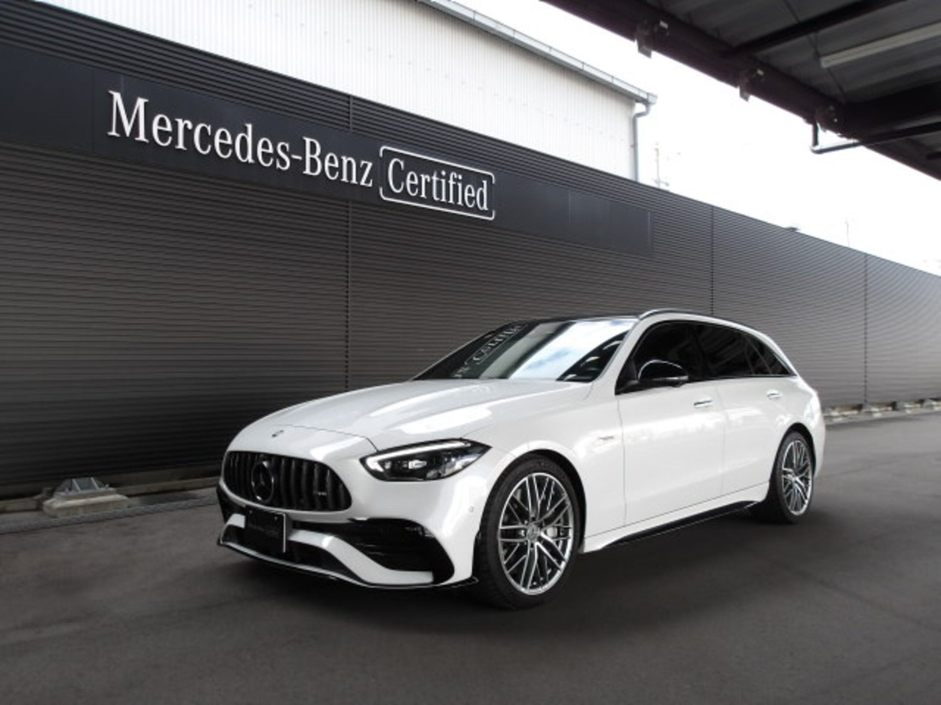 MERCEDES-BENZ C-CLASS AMG - View 1