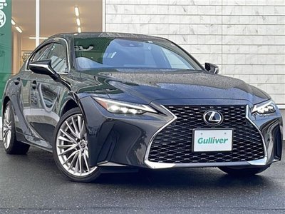 LEXUS IS