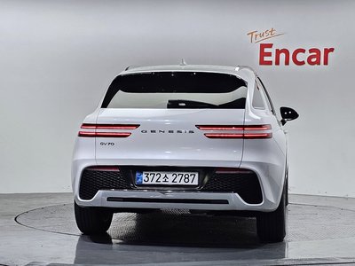 2022 Genesis GV70 photo 4