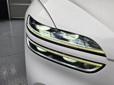 2022 Genesis GV70 photo 9